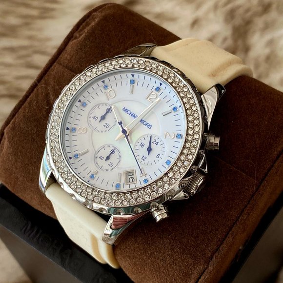 NWT Michael Kors Chronograph Date White Rubber Strap Women\'s Watch MK5389